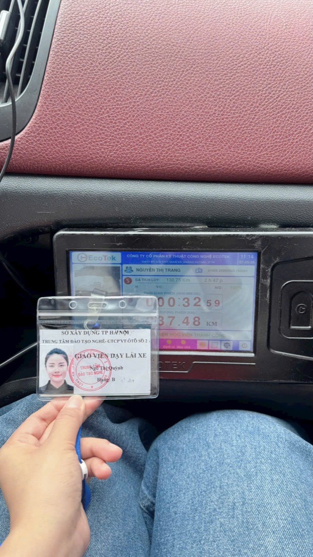 Cô Quỳnh cùng học viên