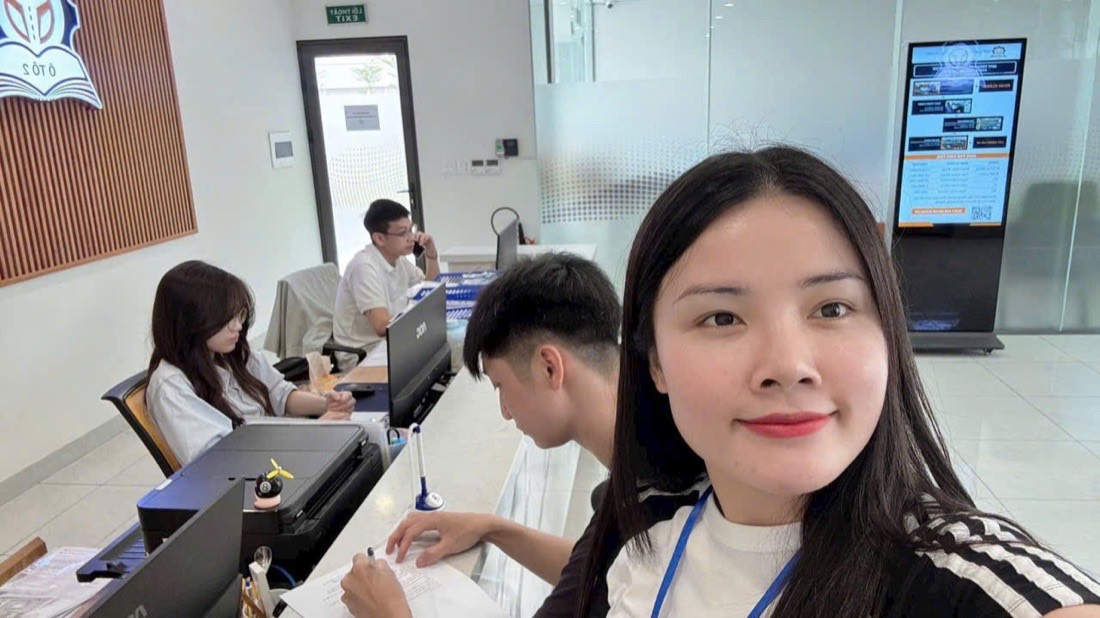 Cô Quỳnh cùng học viên
