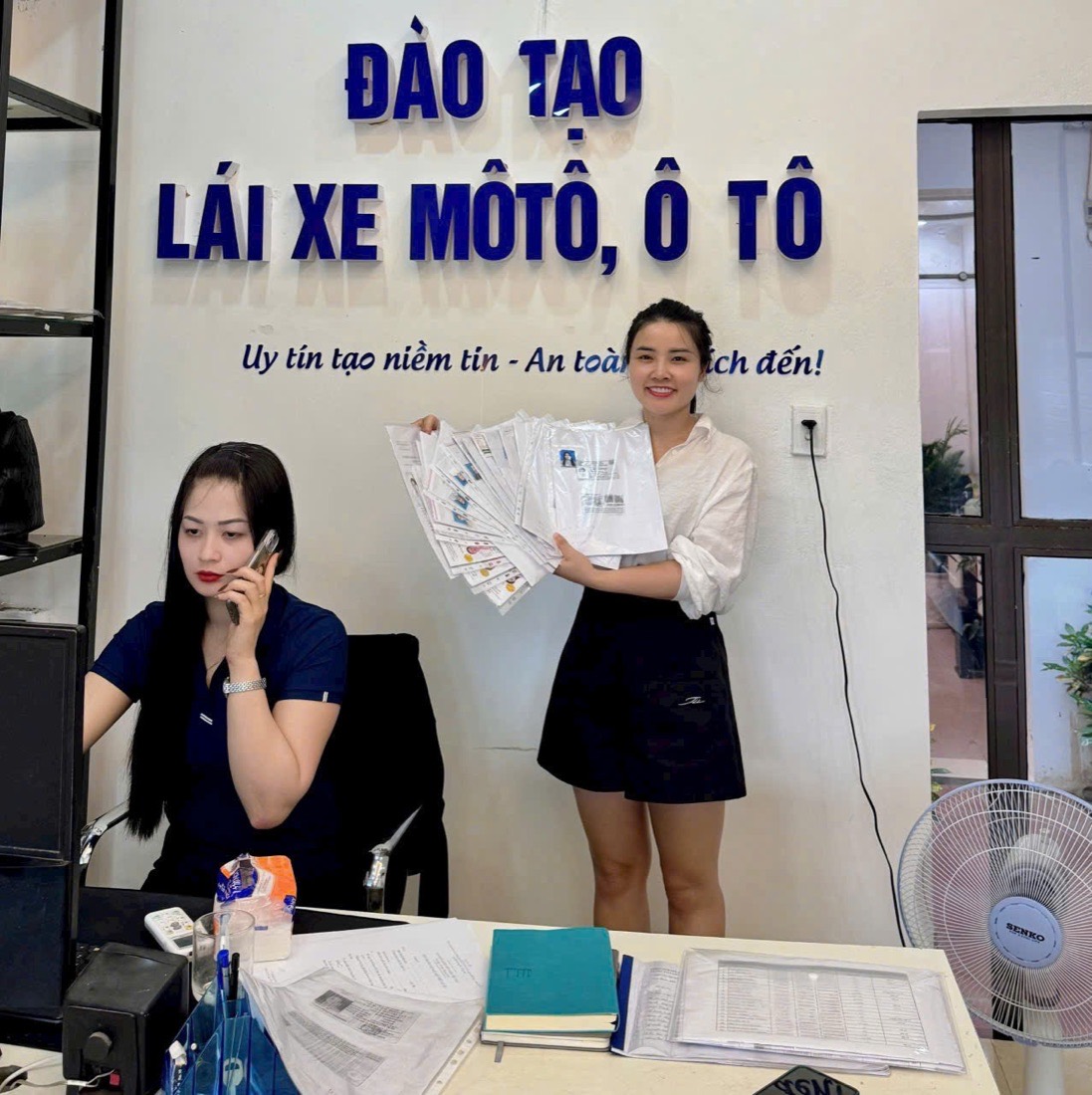 Cô Quỳnh cùng học viên