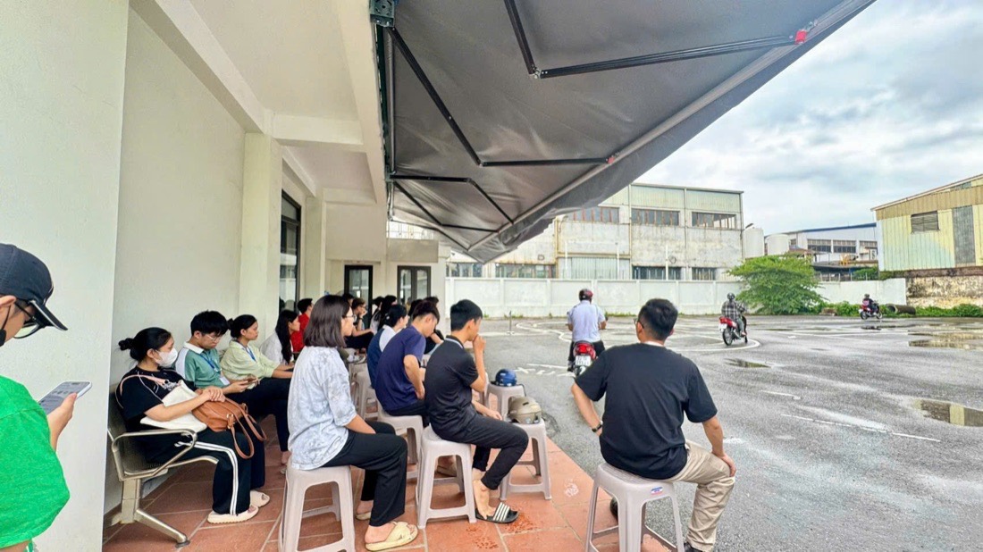 Cô Quỳnh cùng học viên