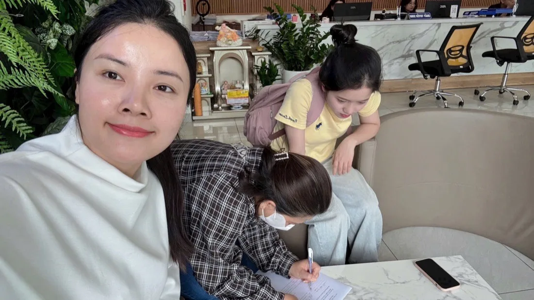 Cô Quỳnh cùng học viên